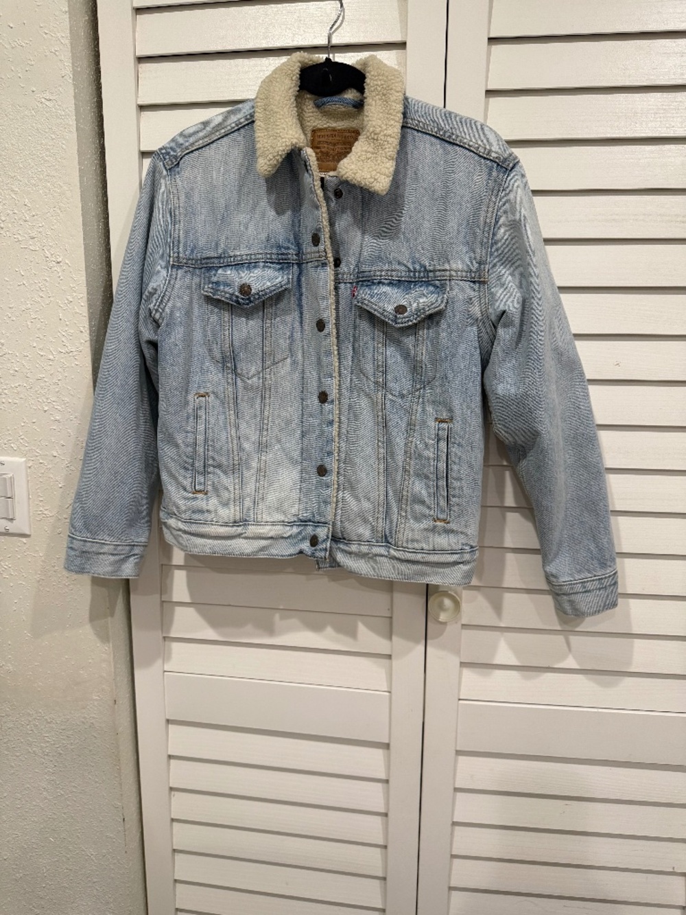 Levi’s Sherpa lined denim jacket